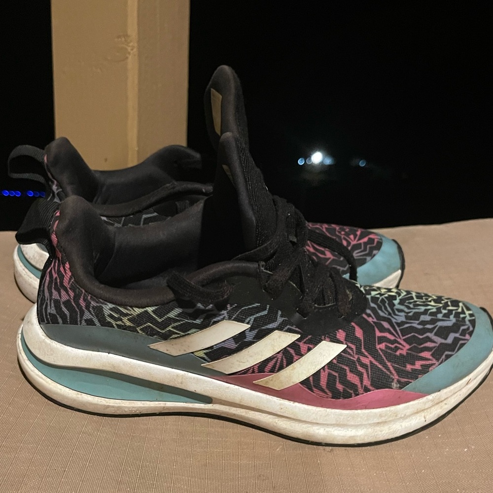 Adidas girls sneakers